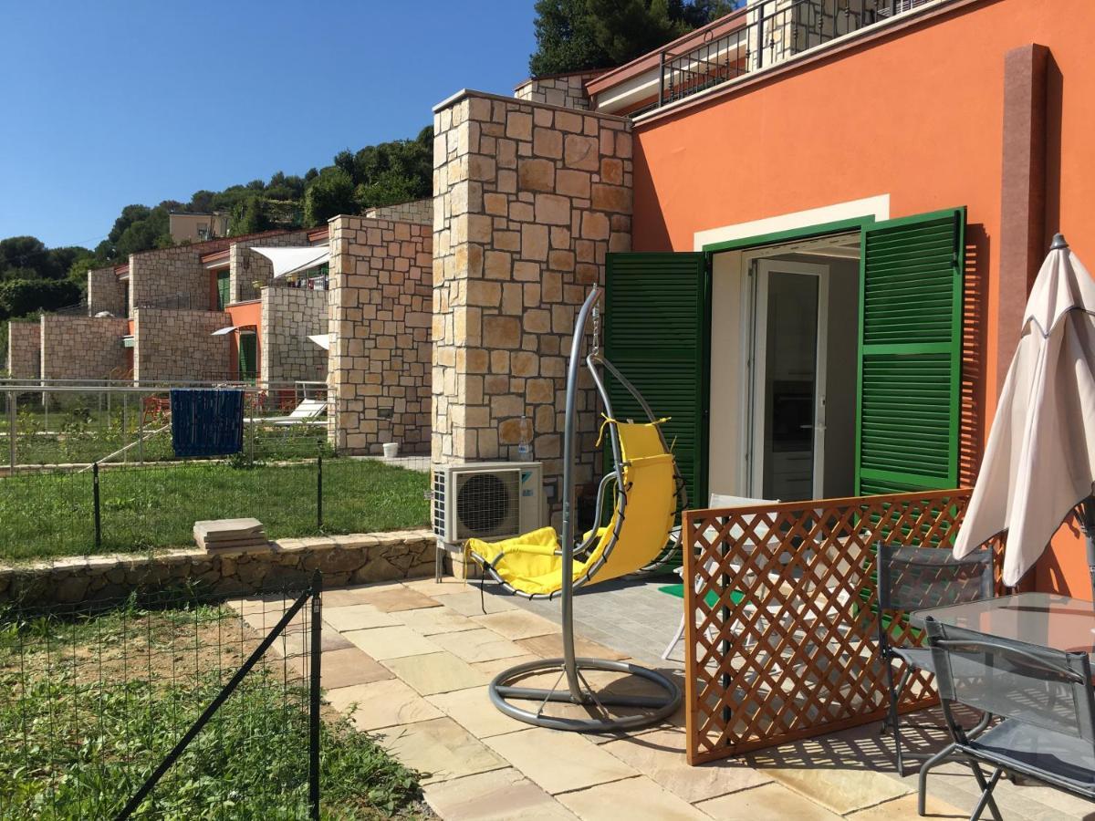 La Casa Del Mare : Cozy Apartment With Seaview And Garden Ventimiglia Exterior photo
